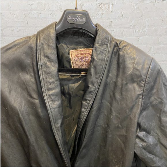 VINTAGE INTERNATIONAL LEATHER COLLECTION -- Leather Trenchcoat, Double-Breasted - Picture 7 of 16